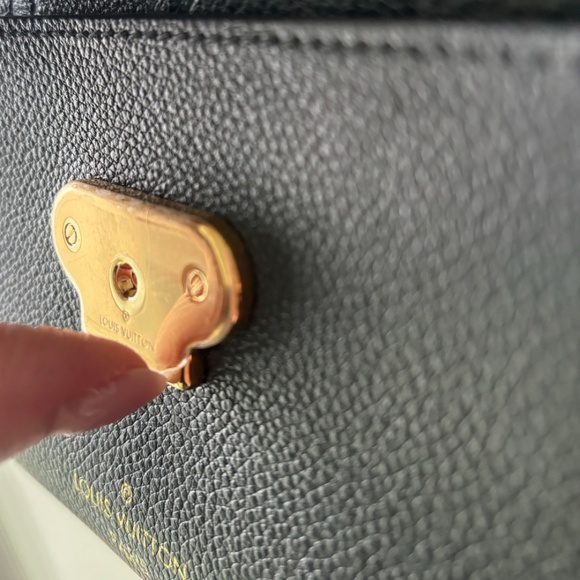 Brand new Louis Vuitton Vavin BB Bag - Picture 9 of 13